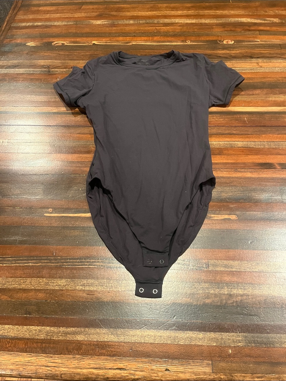 Skims Black Short-Sleeve Bodysuit Shirt medium